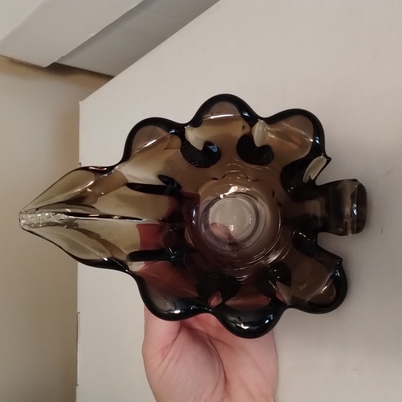 Vintage Leaf Ashtray - Picture 2 of 7